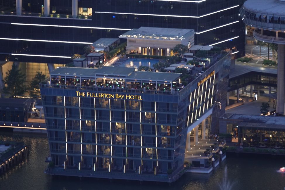 Auf dem SkyDeck des Hotels Marina Bay Sands