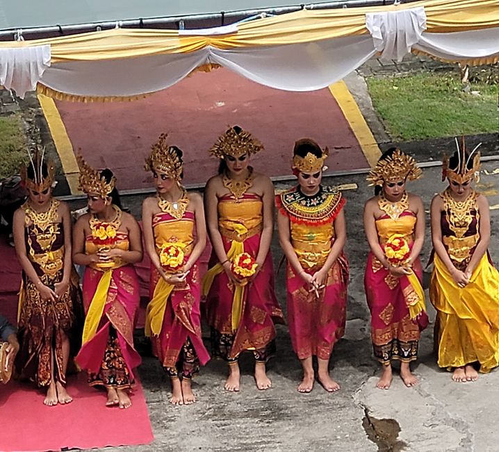 Jour 111 et 112 sur 175 : Croisière autour du monde - Benoa/Bali