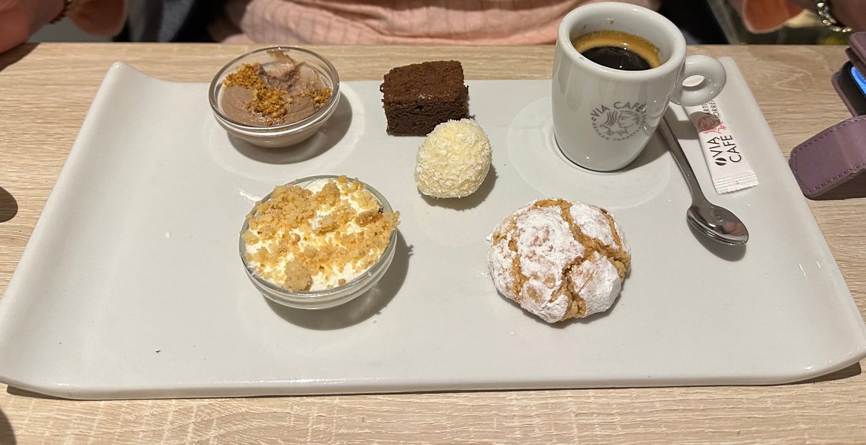 Café Gourmand 