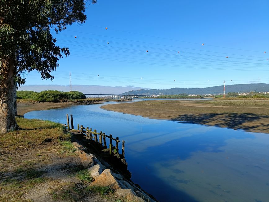 蓝色河流