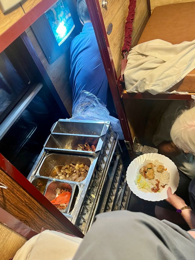 我们吃饱了
