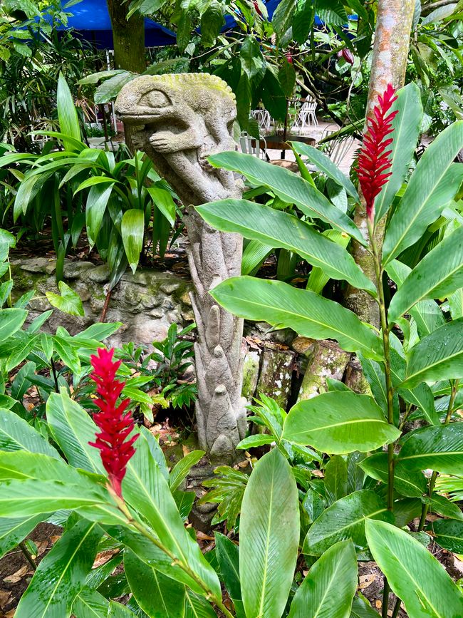 Diverse statue nel parco