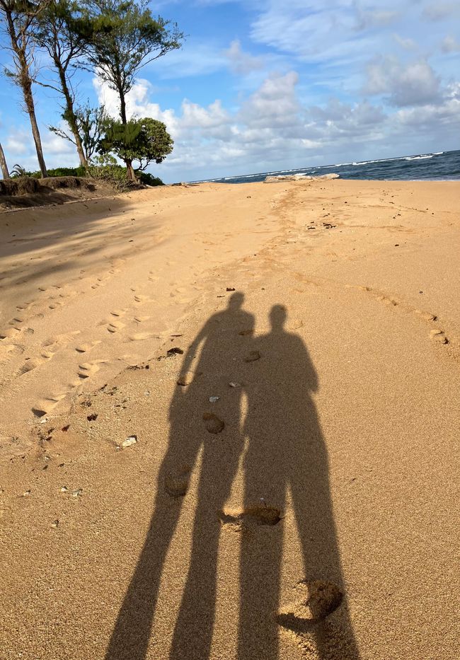 Our shadows at the beach🫶