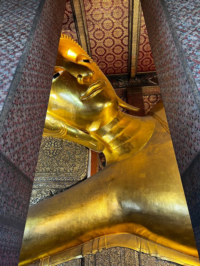 Wat Pho (Liegender Buddha)