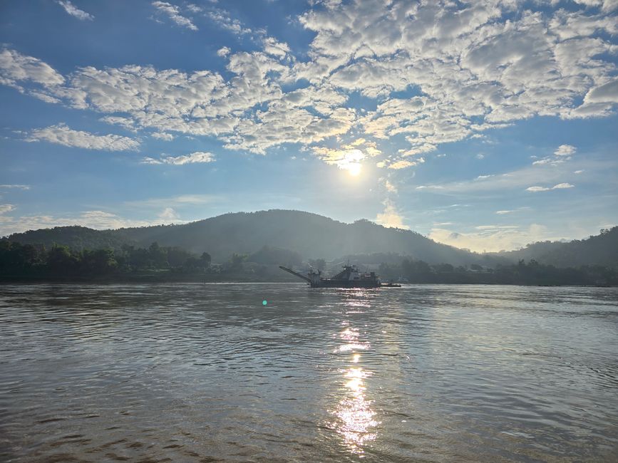 Auf dem Mekong von Luang Prabang nach Ban Houayxay