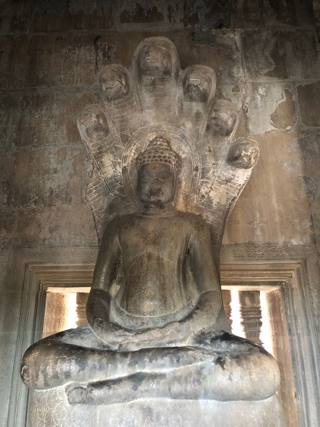 Angkor Wat - Buddha- Statur