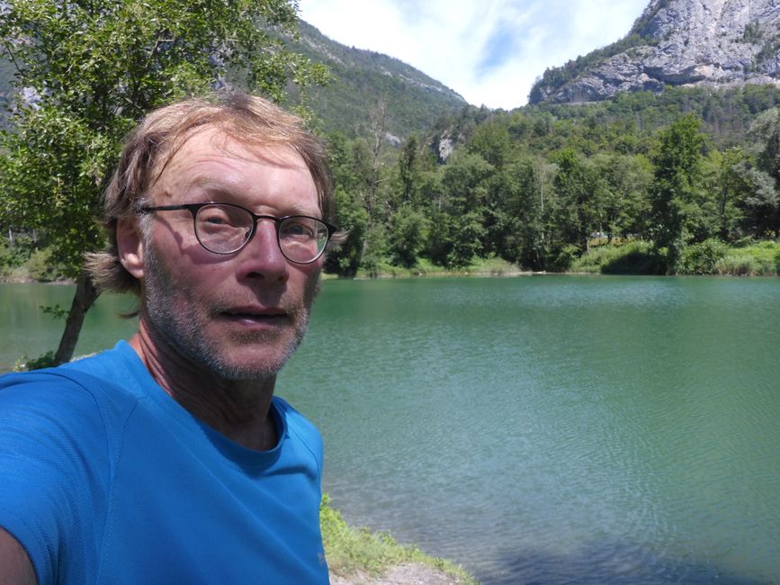 Break at the green lake Lac Balme