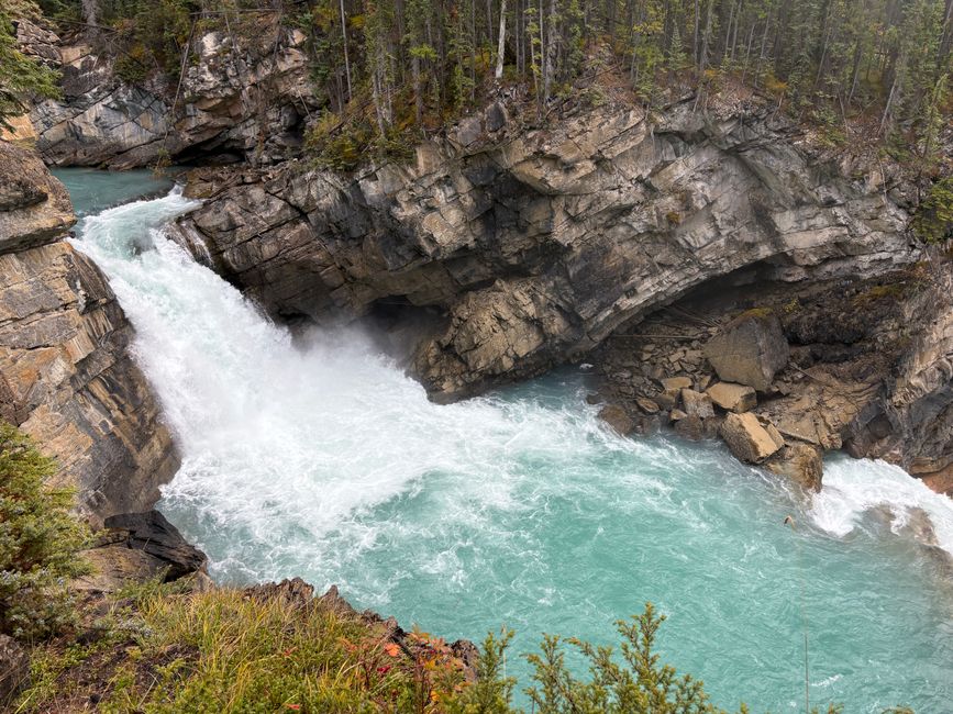 Tag 12 - 🏔️ Wasserfälle, Wetterkapriolen & Wellness – ein (fast) perfekter Tag in Jasper