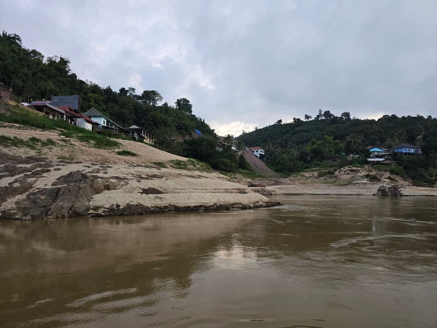 Auf dem Mekong von Luang Prabang nach Ban Houayxay