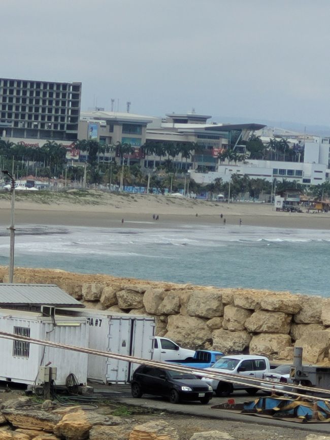 Day 44 and 45 of 175: Sea Day and Manta/Ecuador