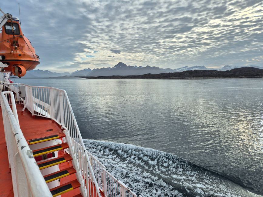Il n'y a pas de houle dans le fjord. 