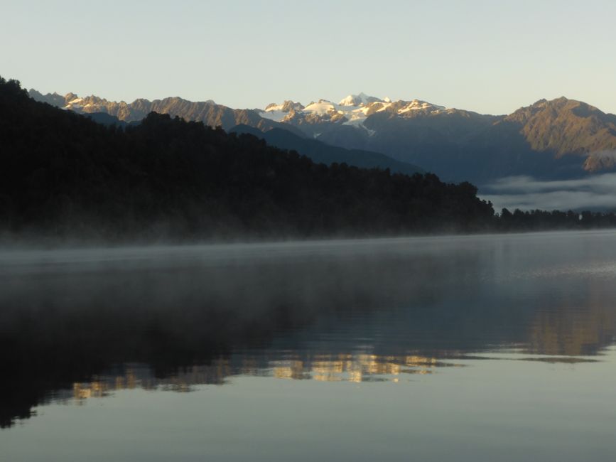 Lake Mapourika le matin 