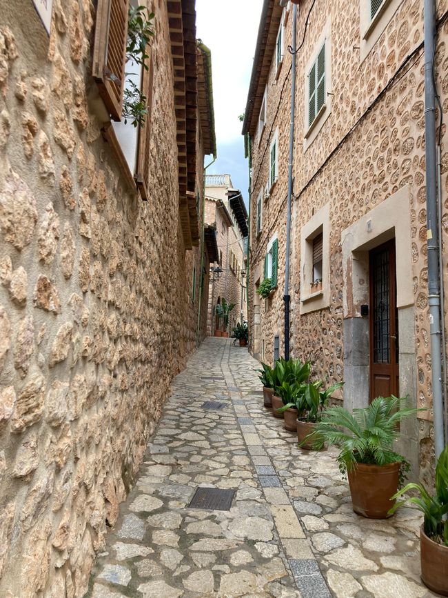 Fornalutx… heißt übersetzt, bestimmt- „steile Treppen“