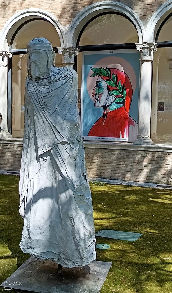 Escultura en el museo de Dante