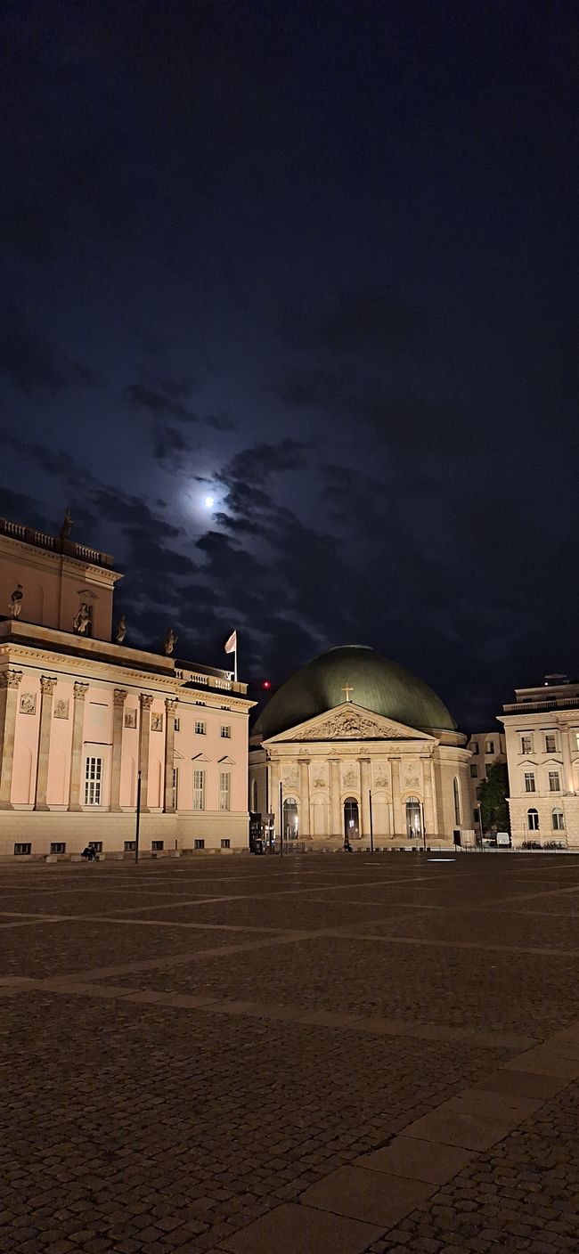 Nachts in Berlin // night time in Berlin