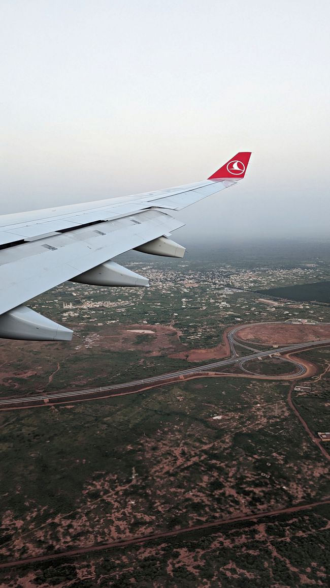 Tag 1: Über Istanbul nach Dakar