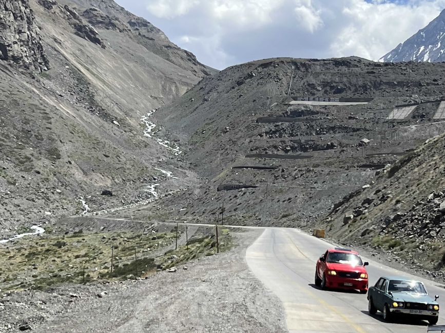 und hier ging es dann hoch zum Pass auf über 3.200m