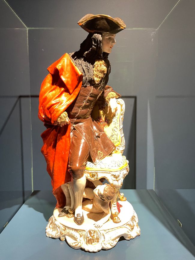 Scultura in porcellana
