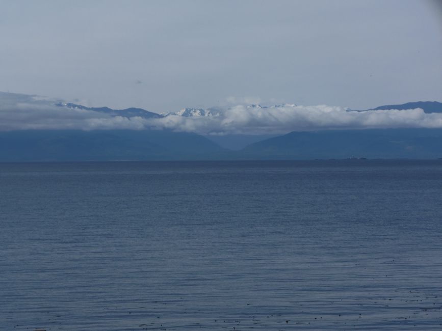Die Berge verstecken sich etwas