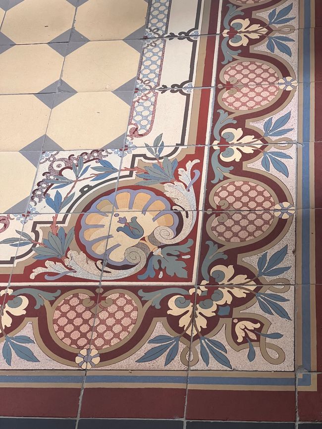 Boden in der Kirche 