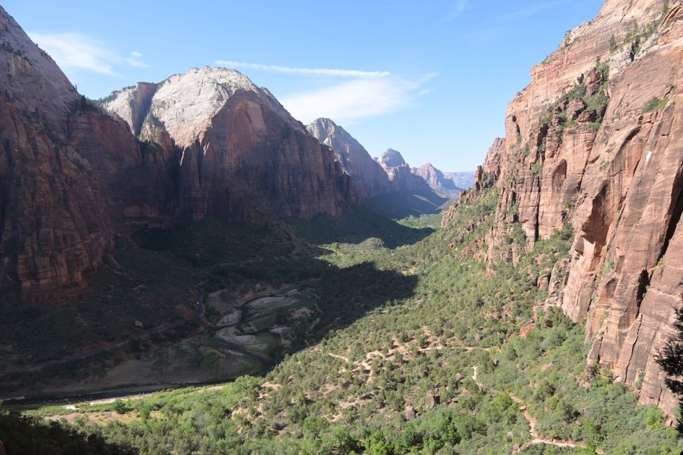 Während des Aufstiegs zu Angels Landing - Blick ins Zion Valley