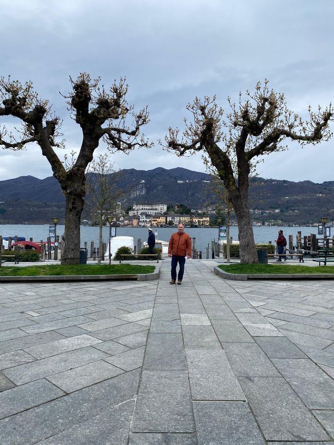 Lakeside promenade Lake Orta (below 10 degrees)