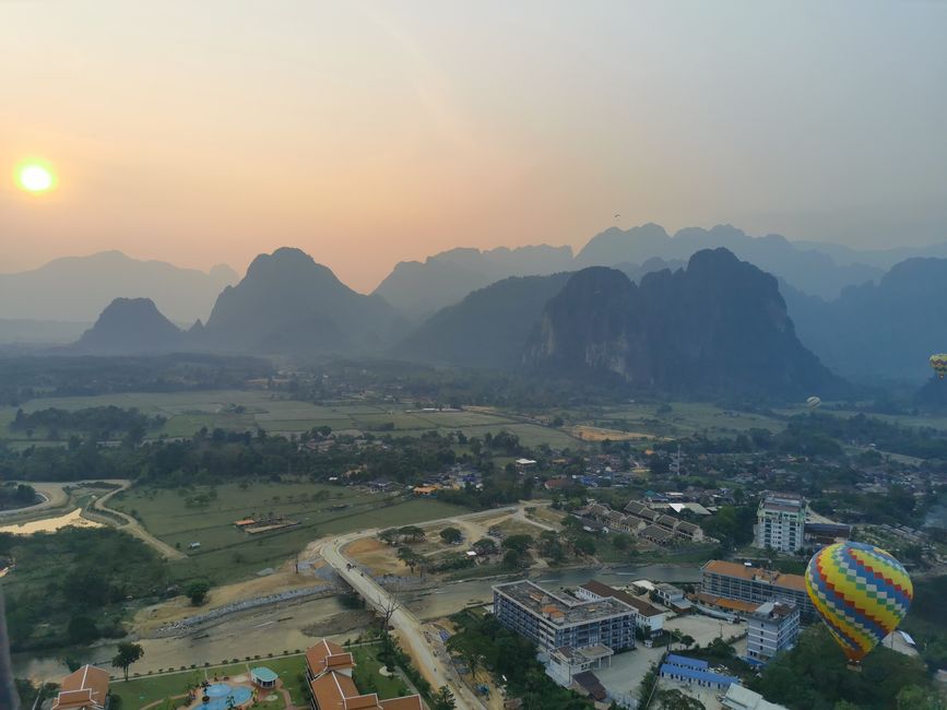 Continuing the journey to Vang Vieng - Hike to the Silver Cross Viewpoint and hot air balloon ride