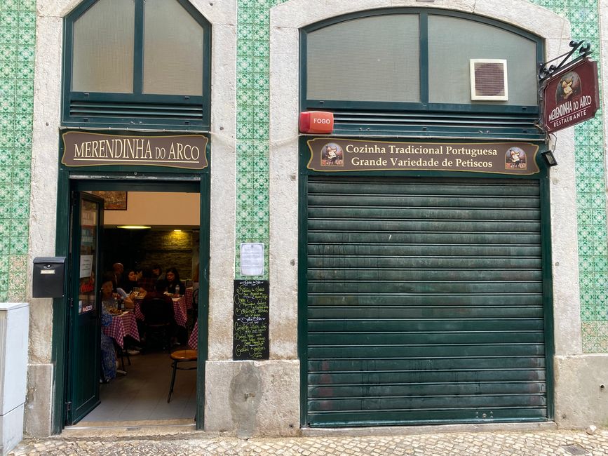 Achtung: Geheimtipp für gutes & günstiges Essen mitten in Lissabon: "A Merendinha do Arco Bandeira", lecker, gut und günstig