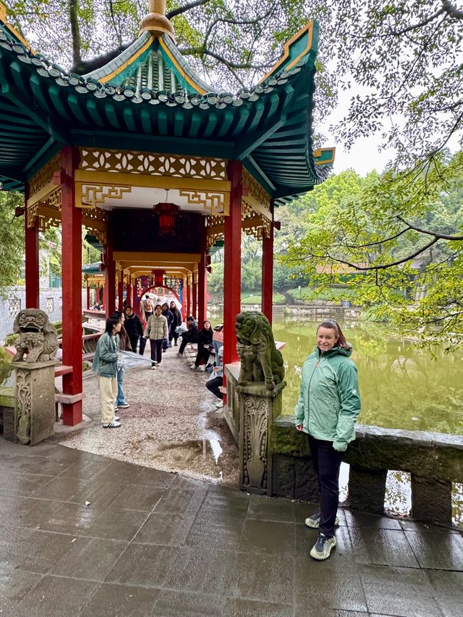 With the Bullet Trains 🚅
CHINA 🇨🇳 & JAPAN 🇯🇵 Discovering      
Part 3: Chongqing