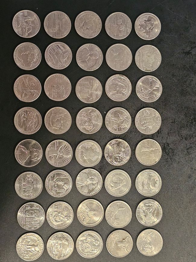 Haben für Waschmaschine und Drockner 20 Dollar in Quaters gewechselt. 39 davon mit verschiedenen Prägungen. Finde die doppelte Münze.