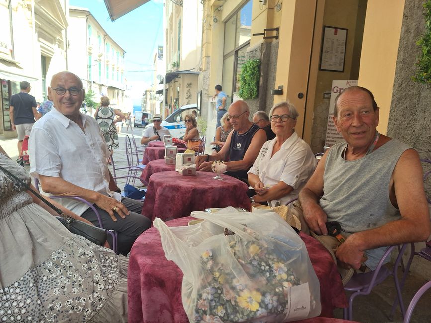 Kaffee trinken in der Stadt 