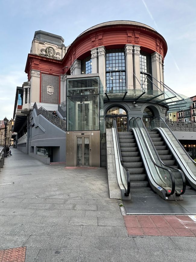 Bilbao, Giorno 2: Arte Moderna, Architettura e Strade Vivaci