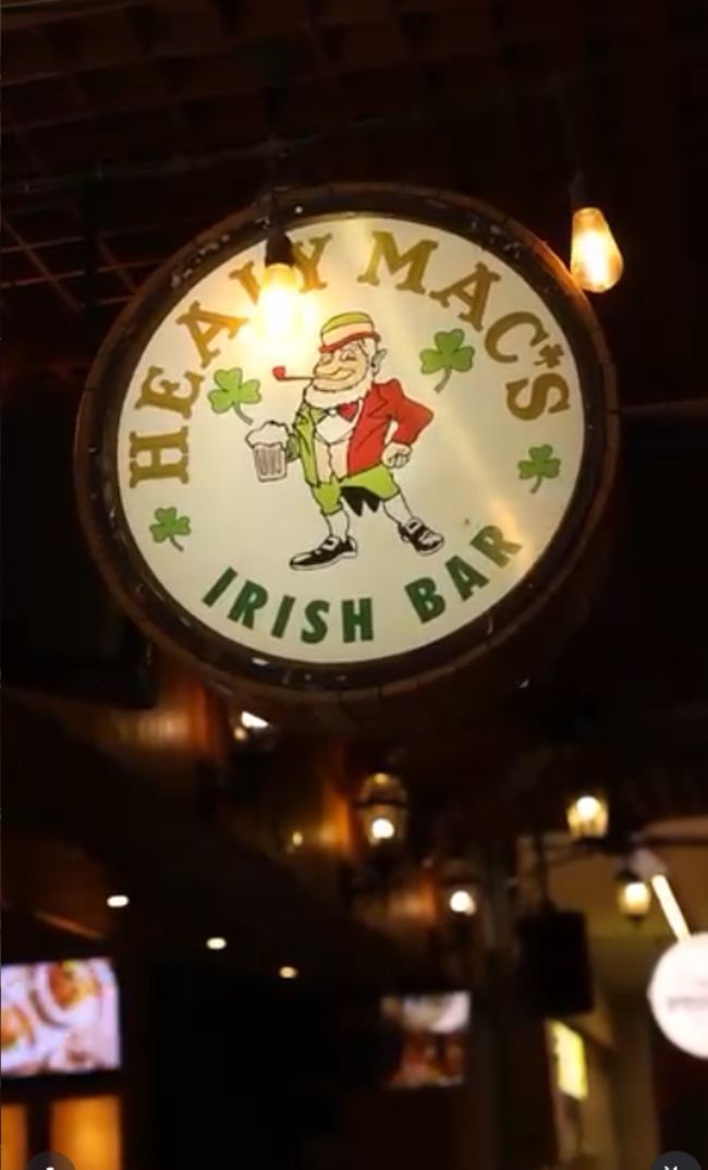 Medan, Healy Mac's Bar