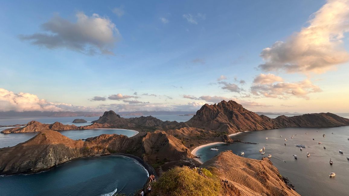 On the Marcopolo Blue from Lombok to Flores