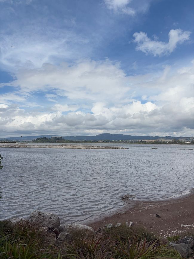 Smell of sulfur, hot springs, and water from above...