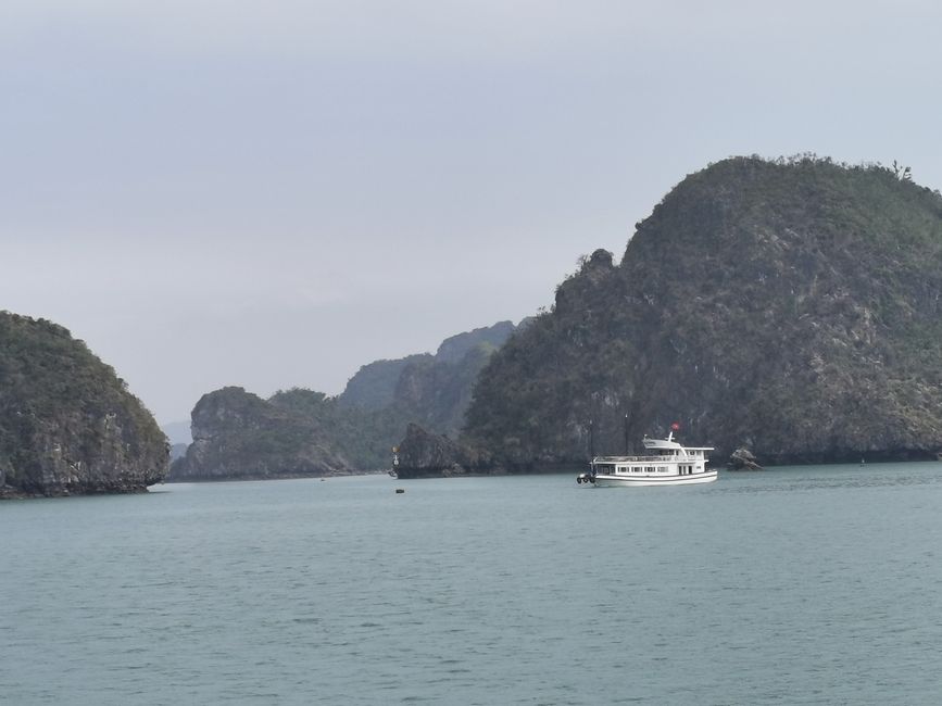 Kreuzfahrt mit Übernachtung in der Halongbucht