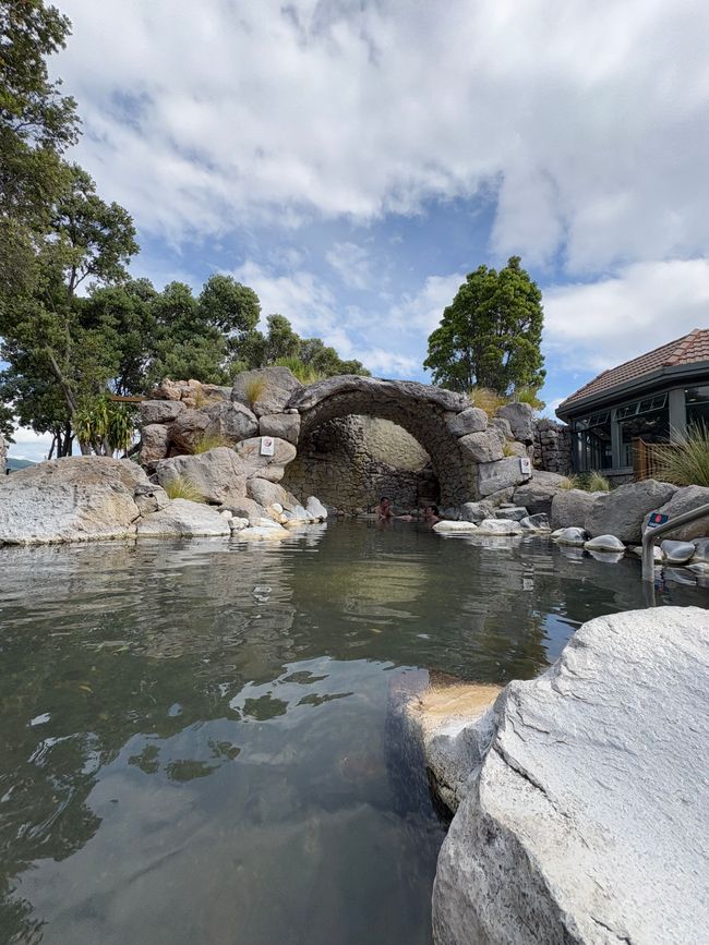 Smell of sulfur, hot springs, and water from above...