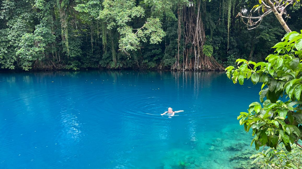 Matevulu Blue Hole