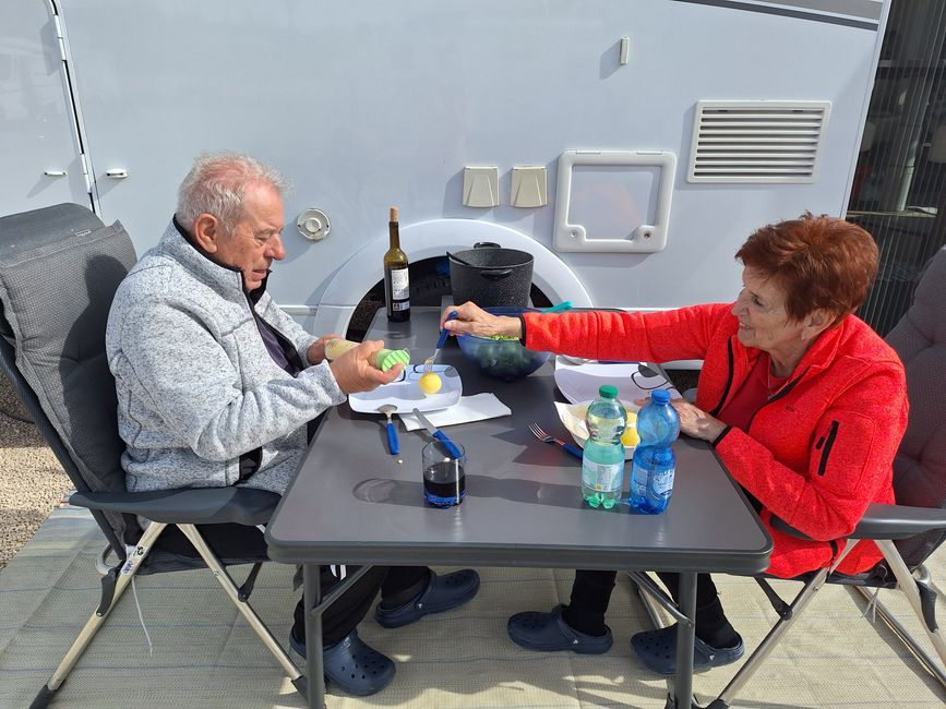 Ute und Gerd beim essen