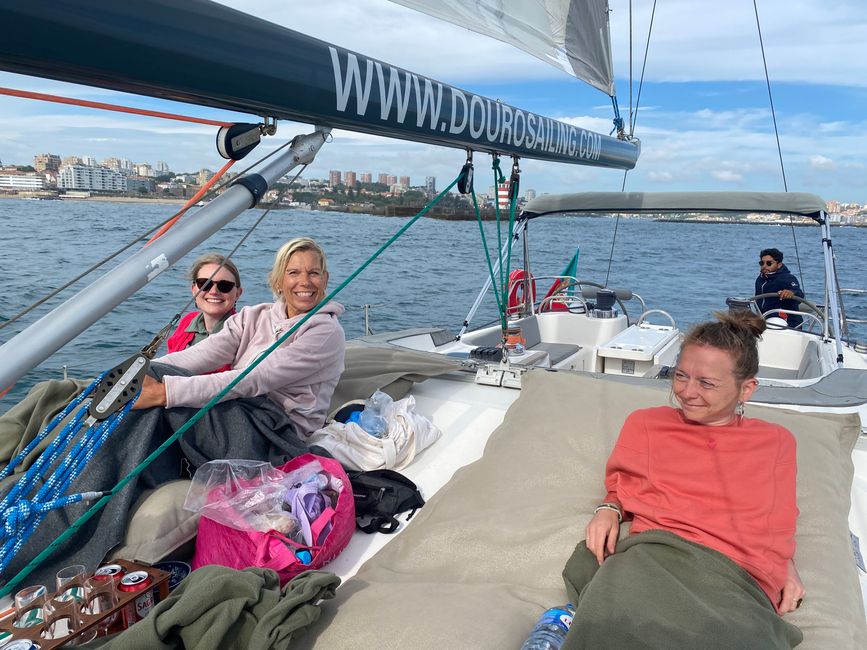 Sailing tour Porto and Atlantic, it got quite chilly in the evening and we were happy for the blankets on board!