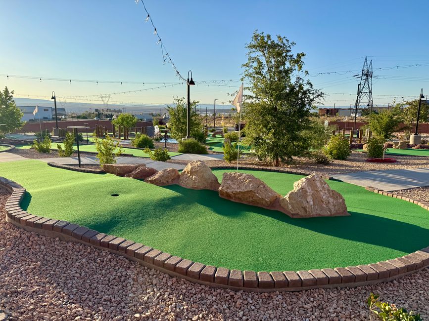Minigolf “The Barnyard”