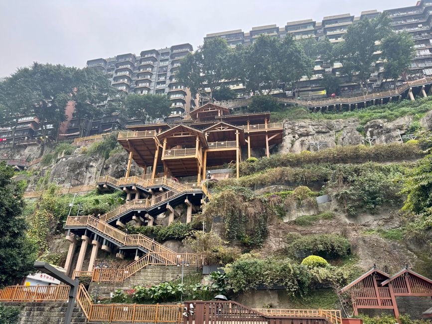 With the Bullet Trains 🚅
CHINA 🇨🇳 & JAPAN 🇯🇵 Discovering      
Part 3: Chongqing