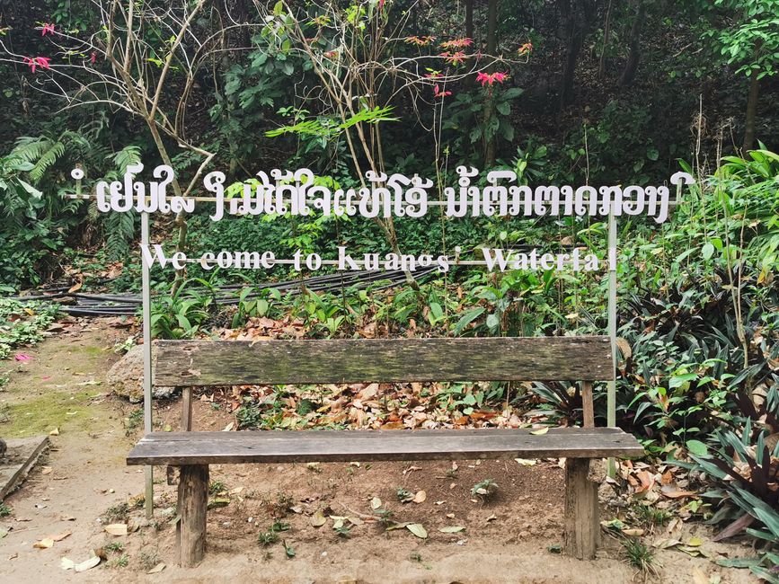 Randonnée autour des chutes d'eau Kuang Si