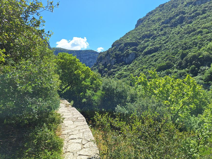Weg durch die Vikos Schlucht
