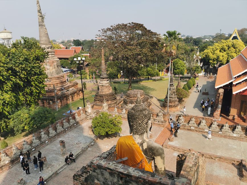 Un'altra escursione in bicicletta attraverso Ayutthaya e arrivo a Kanchanaburi
