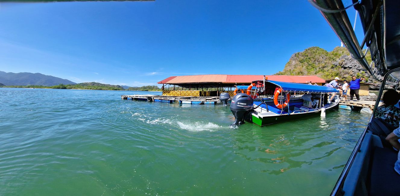 Langkawi - Fly, red eagle, fly