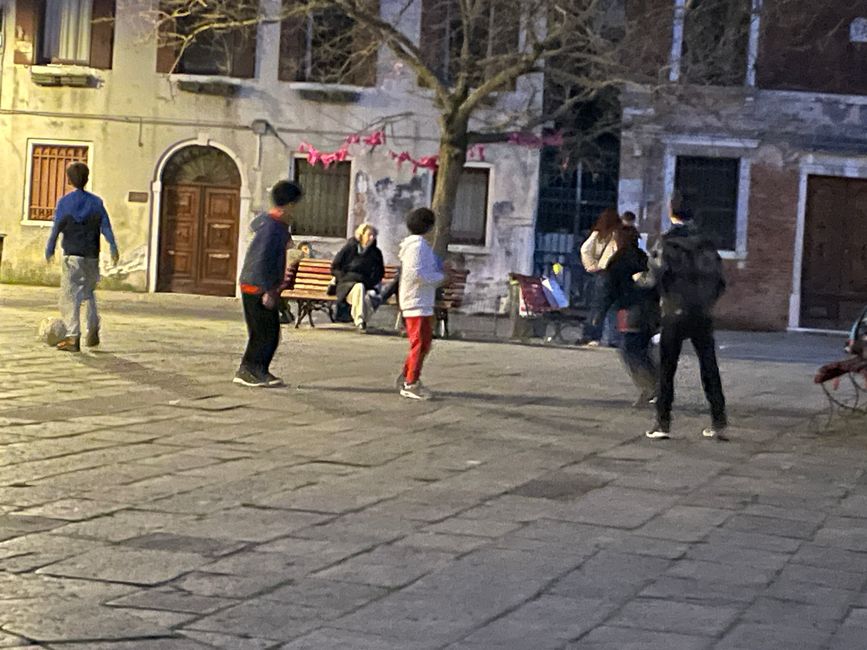 Bambini che giocano