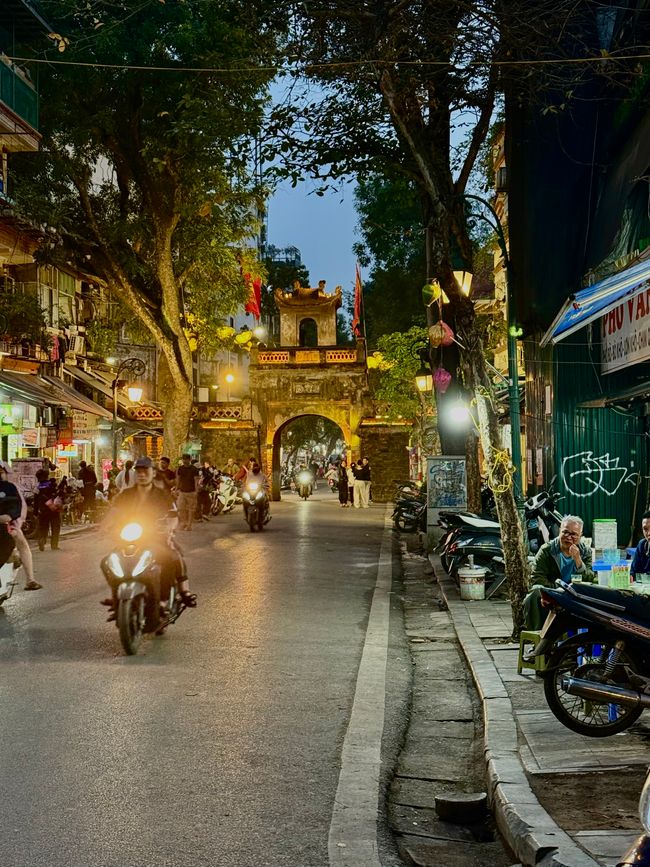 Hanoi di notte