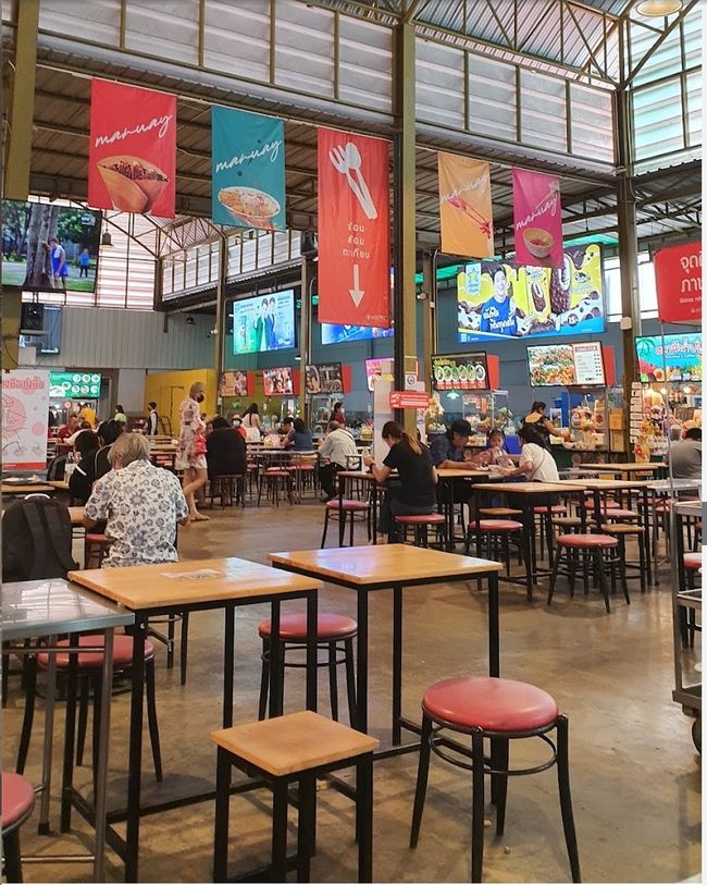 10. Free choice of seating in the Food Hall