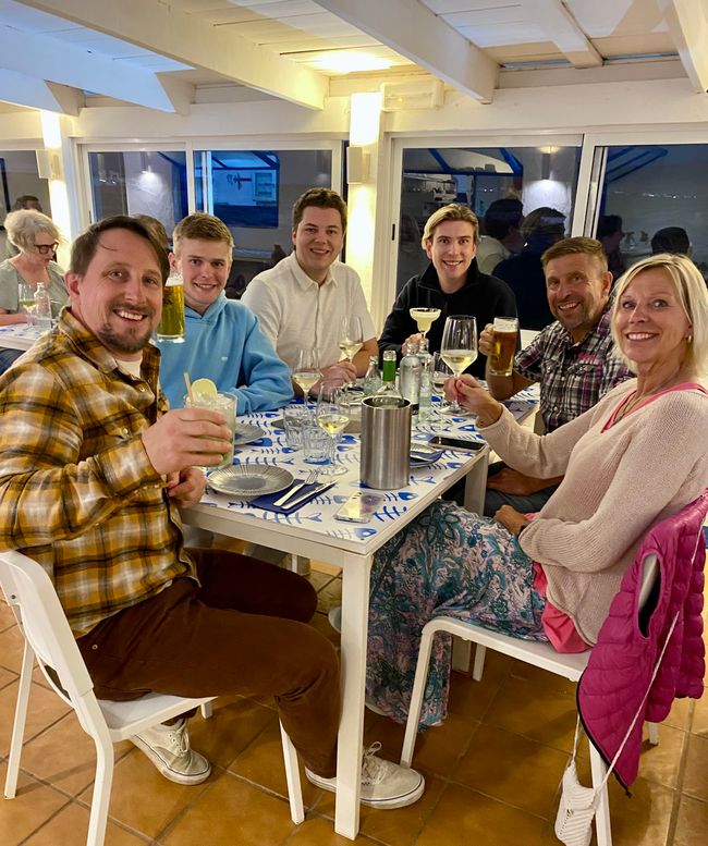 Delicious food and drink at the Azzurro Chill Out restaurant